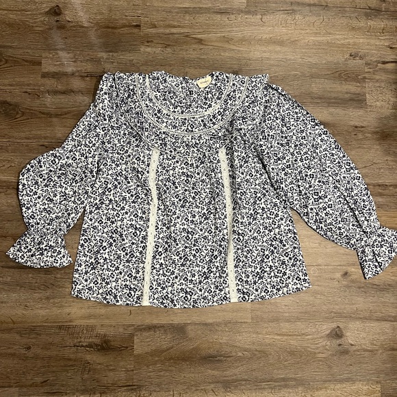 Sonmer Carmen Blouse $160 blue and white floral - Picture 2 of 11